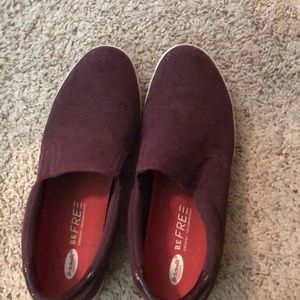 Dr Scholl size 9 cranberry slip on sneaker/shoe